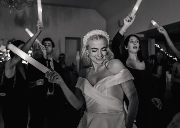 AKA Party Band packed dancefloor at Botleys Mansion - Clearly Wild Photography