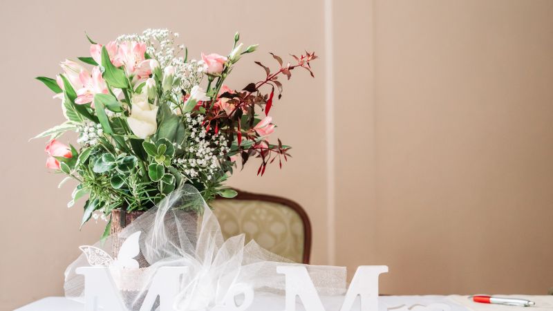 Top table with popular Wedding trends - Live Wedding Band | Wedding band Berkshire | best wedding bands uk | best party band | Wedding Bands Surrey | wedding entertainment | AKA Party Band